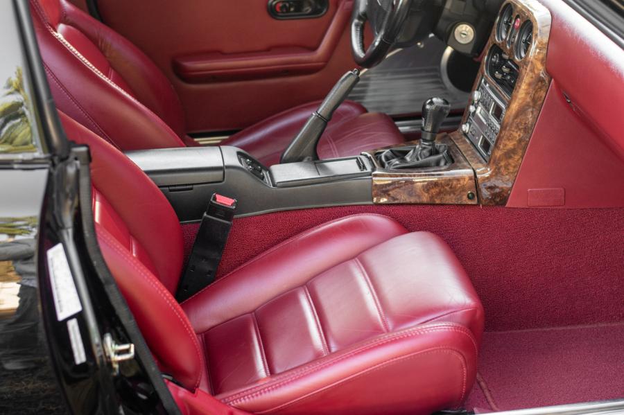 Интерьер Mazda Miata Limited Edition (NA) 1993 года  (фото 48 из 121)